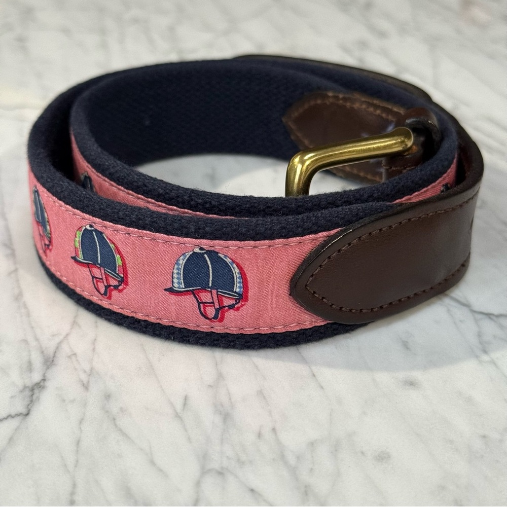 Vineyard Vines men’s canvas club belt, blue/pink/green jockey helmets, 40.5”